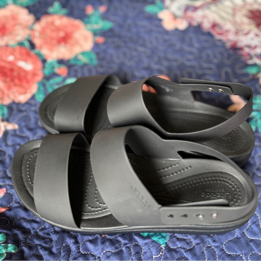 Crocs Brooklyn Wedge Sandal Size 9
